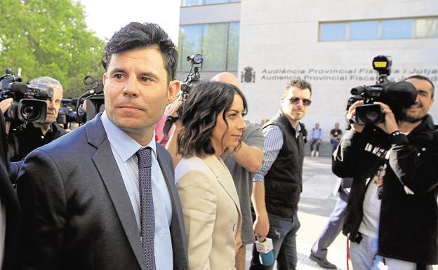 Javier no se rinde: recurre al Supremo el rechazo de paternidad de Julio Iglesias