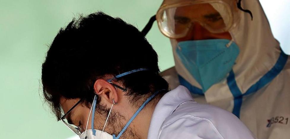 Cuatro asociaciones ultiman demandas por la gestión sanitaria