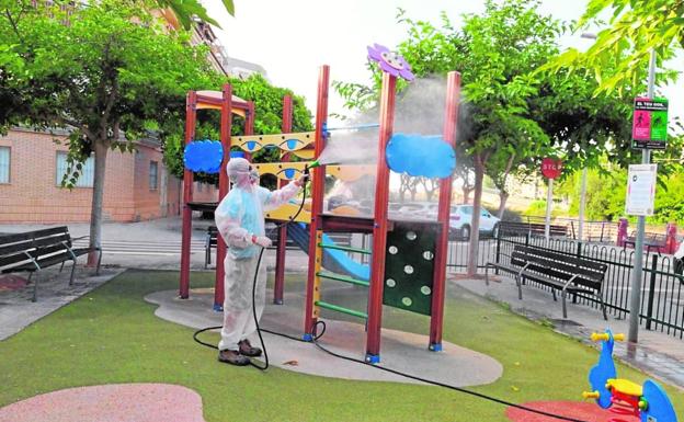 Los parques infantiles reabren sus puertas bajo las medidas de sanitarias pertinentes