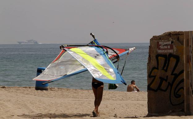 Los cinco nuevos canales náuticos en las playas de Valencia