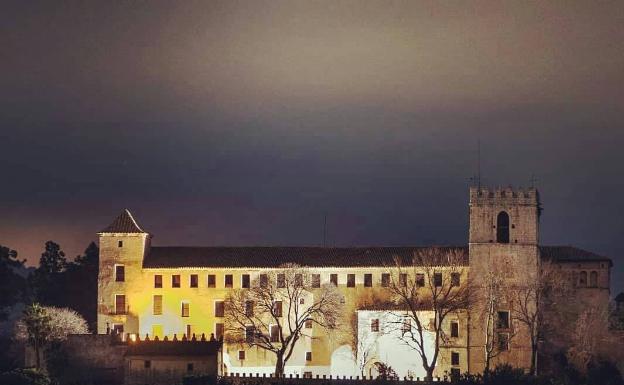 Sant Jeroni de Cotalba programa visitas nocturnas por sus patios románticos y clautros gótico y mudéjar