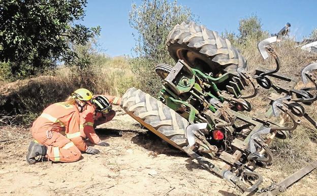 Fallece un hombre de 32 años en Xaló tras volcar el tractor en el que circulaba