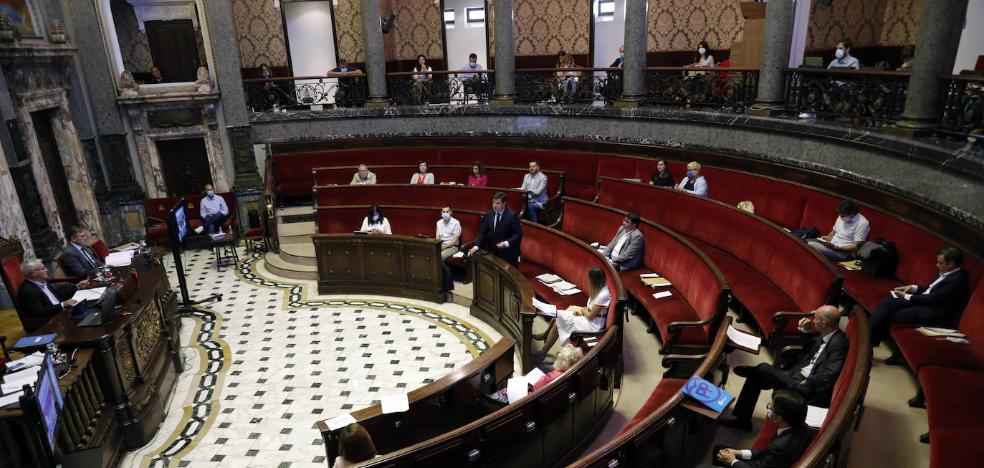 El Consistorio congelará los fondos que destina a salarios y revisará todos los gastos