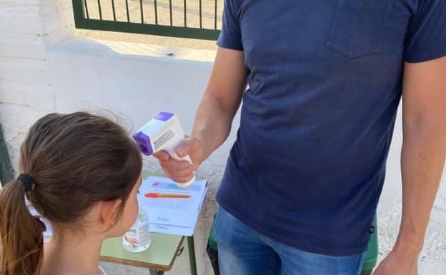 Primer día de actividad del programa de verano de Rafelbunyol para conciliar la vida laboral y familiar