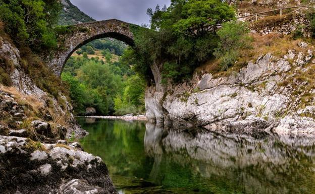 Una menor muere en Asturias al volcar su canoa en el río Cares