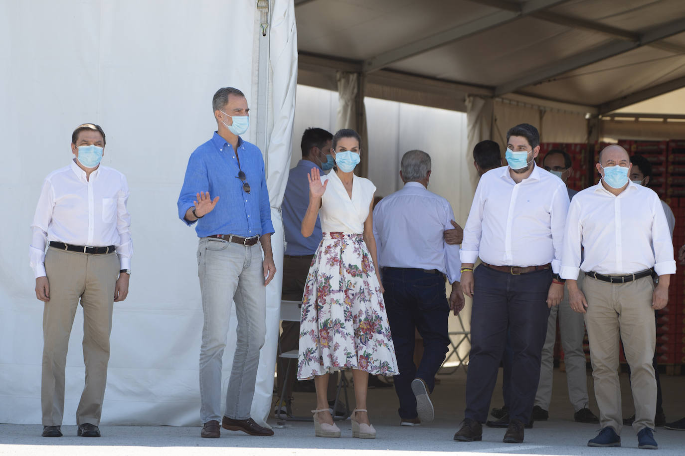 Doña Letizia triunfa con un look romántico en la huerta de Murcia
