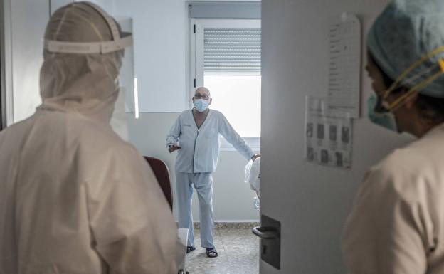 La fiscalía también reprende al Consell por quitar sanitarios a las residencias