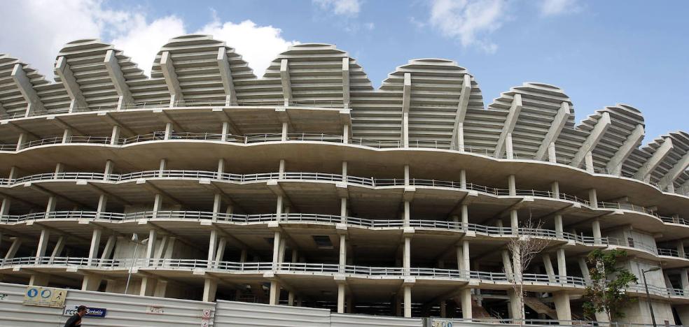 El Ayuntamiento redobla su presión a Lim para que reinicie el nuevo estadio de Mestalla