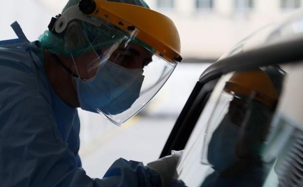 Sanitarios piden a Consell y ayuntamientos extremar los controles por temor a rebrotes