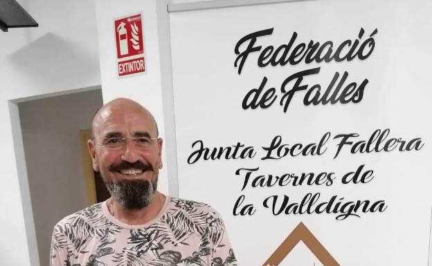 Ximo Pons renueva al frente de la Federació de Falles de Tavernes