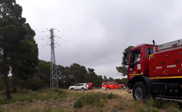 Un rayo provoca un incendio forestal en La Font de la Figuera que ya ha sido sofocado