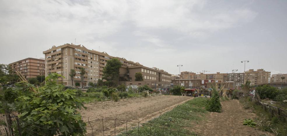 Vecinos de Benimaclet rechazan acuerdos con la promotora de viviendas