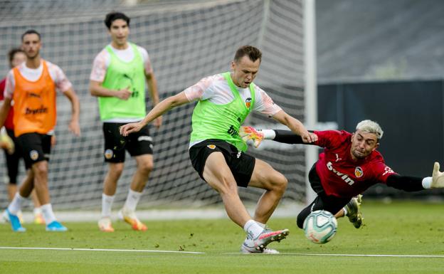 Valencia CF: una plantilla a la venta