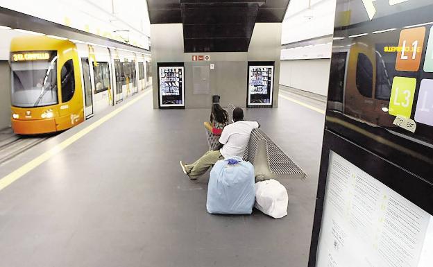 La cancelación de las Hogueras, clave en el descenso de pasajeros del TRAM con respecto al año pasado