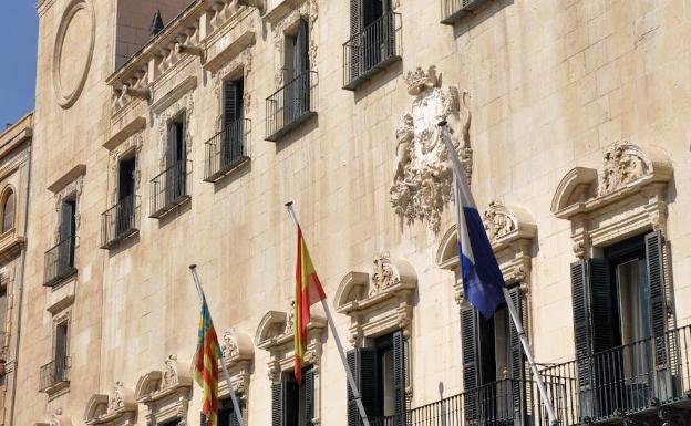 Alicante cancela su deuda de 18,9 millones de euros y deja de estar sometida a la Ley de Estabilidad