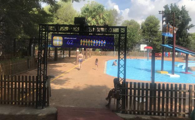 Las piscinas municipales de l'Horta registran un 50% de ocupación en su primer mes de apertura