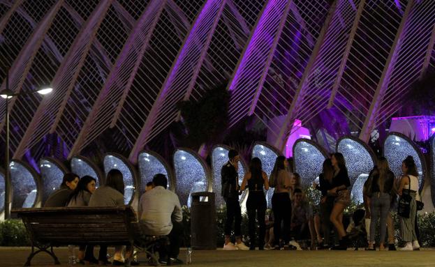 Ribó plantea cerrar el ocio nocturno en Valencia tras detectarse el coronavirus en más barrios