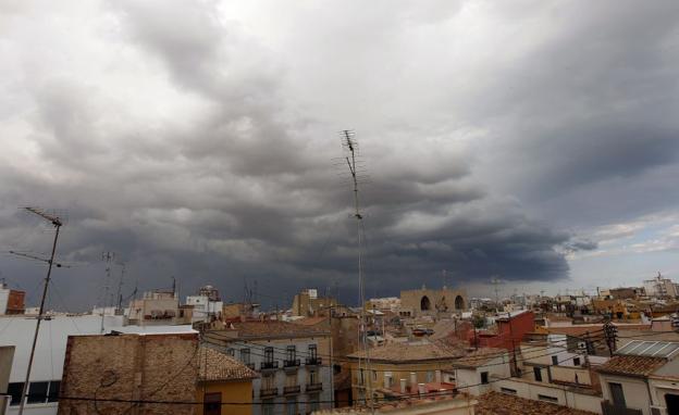 Aemet pronostica lluvias durante este viernes en varios puntos de la Comunitat