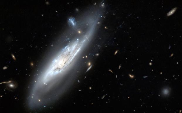 El telescopio Hubble capta una galaxia fantasmal