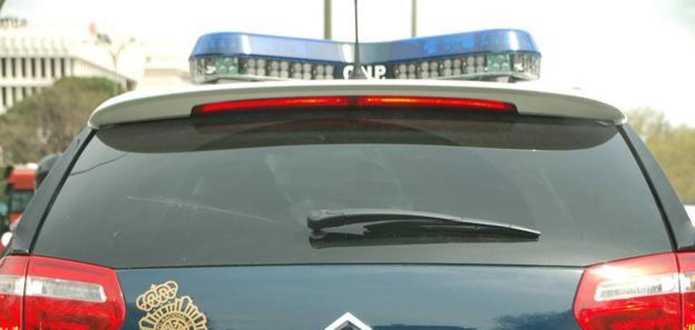Un hombre clava un cuchillo en el glúteo a un joven en Valencia