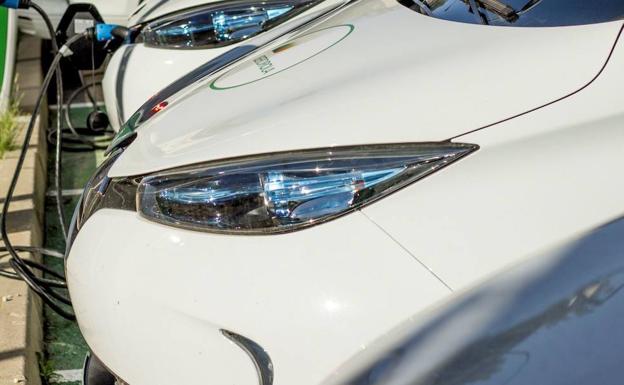 El Consell concede ayudas de 5.500 euros para la compra de coches eléctricos