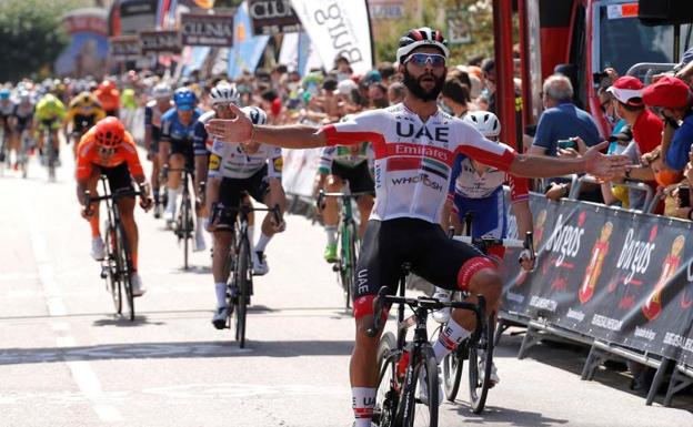 Fernando Gaviria gana la segunda etapa