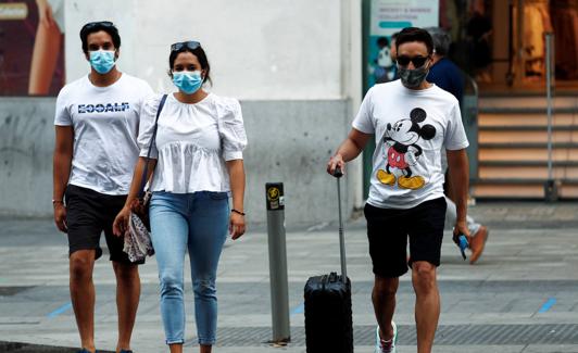 Turistas en la ciudad de Madrid. /Reuters