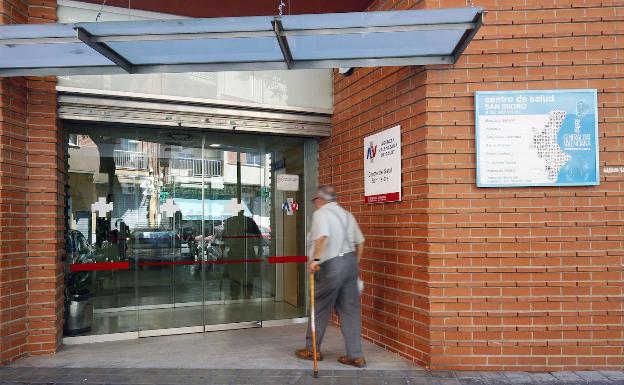 L'Eliana empieza a gestionar la cita previa para desatascar el centro de salud