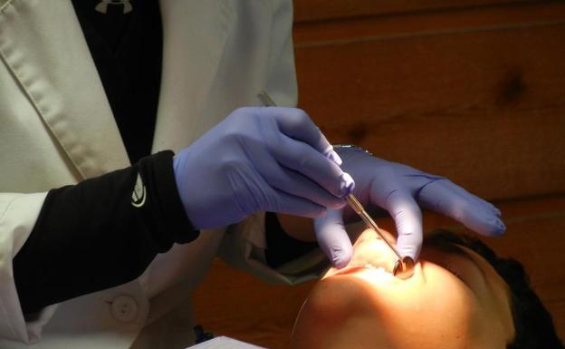 Aviso de los dentistas para evitar el contagio de coronavirus