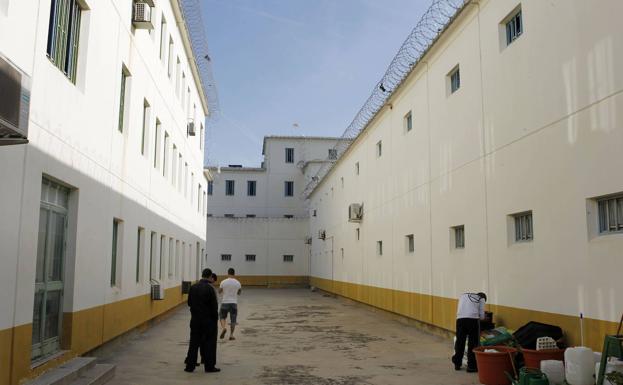 La cárcel de Picassent pone en cuarentena a 131 presos tras un caso sospechoso de Covid-19