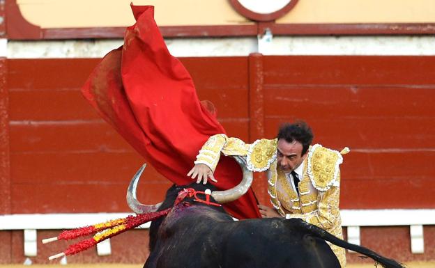 Enrique Ponce causa baja en la corrida de El Espinar