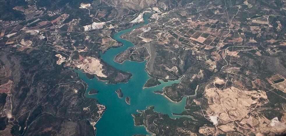Rescatan a una niña en el pantano de Ribesalbes