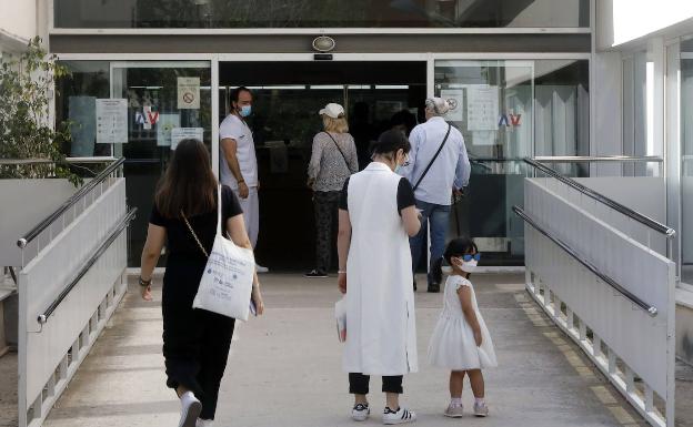 Ayuntamientos y pacientes claman por la reapertura de los consultorios cerrados