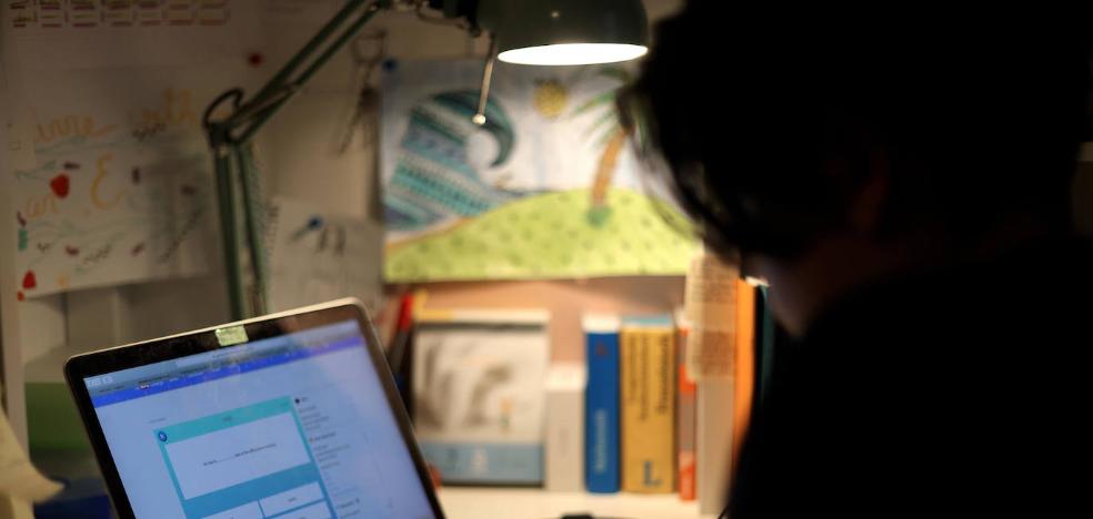 Educación defiende la seguridad de la clase presencial sin la plataforma online lista