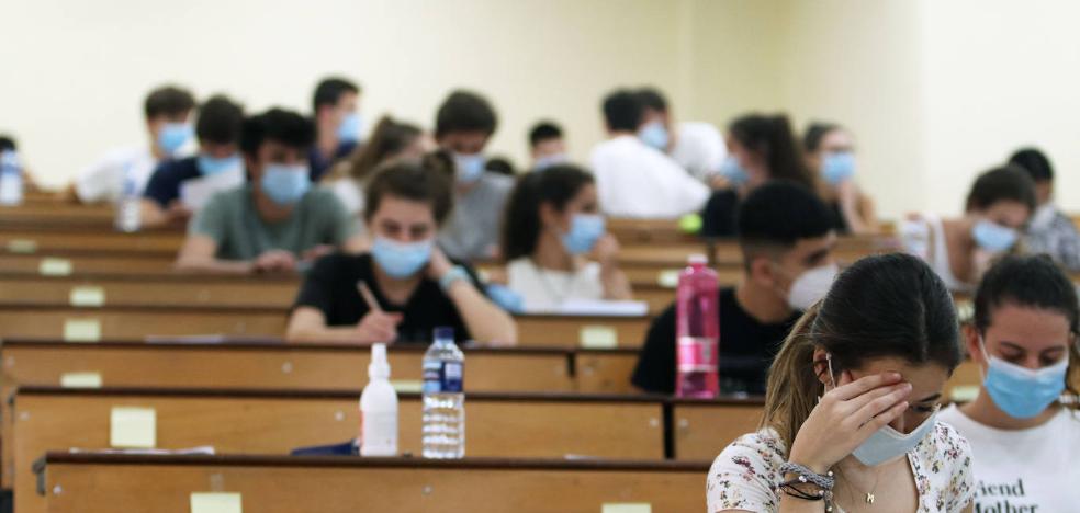 Las universidades eliminan medio centenar de másteres y grados el próximo curso