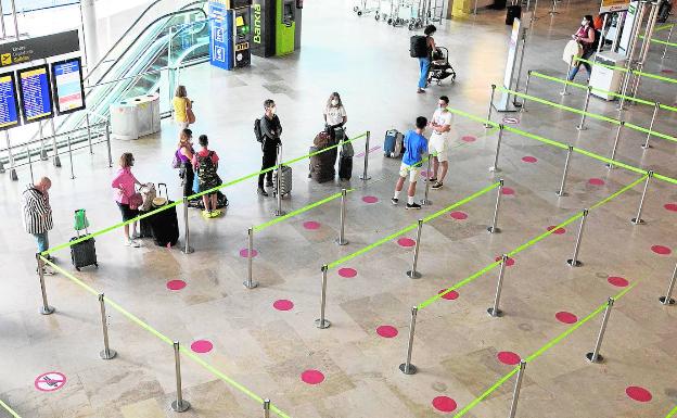 El aeropuerto de Valencia pierde siete de cada diez pasajeros en la temporada de verano