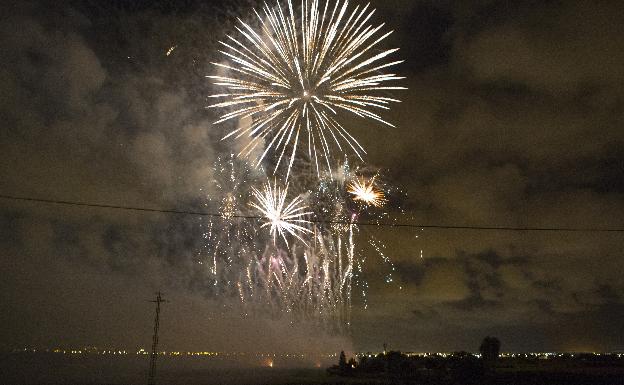 Godella celebra Sant Bertomeu con un gran castillo