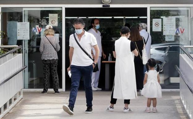 Una mujer agrede y escupe a un enfermero al grito de «tengo coronavirus»