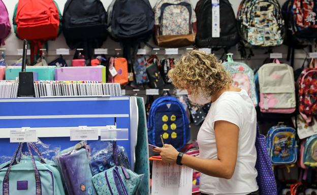 Los valencianos gastarán en la 'vuelta al cole' una media de 250 euros, un 3% más que en 2019