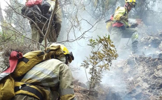 Estabilizado el incendio de Benimantell, que afecta a 150 hectáreas de terreno