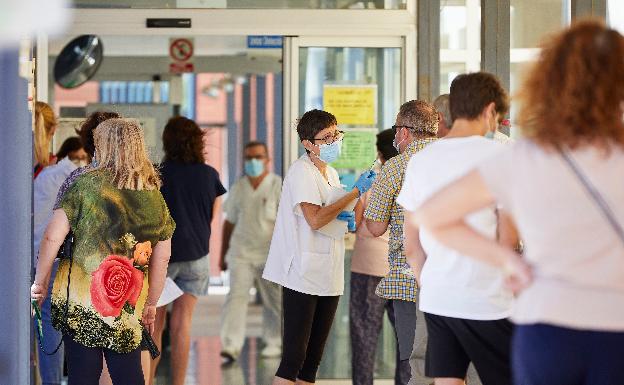 Los médicos de ambulatorios critican que atienden el doble de pacientes de lo normal