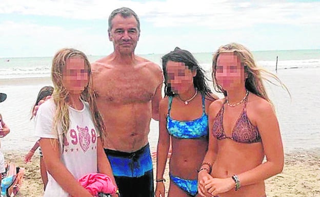 Toni Cantó rescata a tres jóvenes arrastradas por la marea en una playa de Oropesa