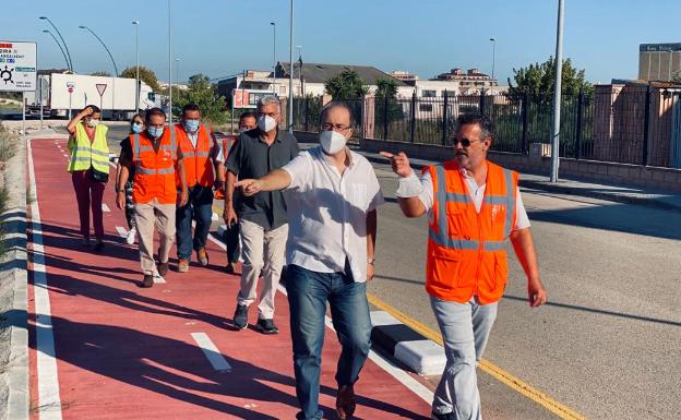 Alzira finaliza el tramo urbano del carril bici de Amcor