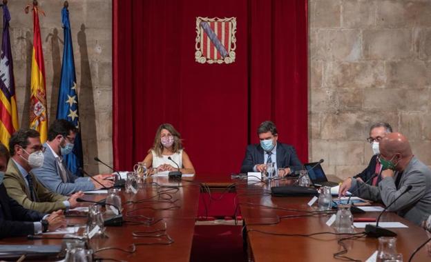 Patronal y sindicatos piden dirigir las ayudas a las empresas con ERTE total