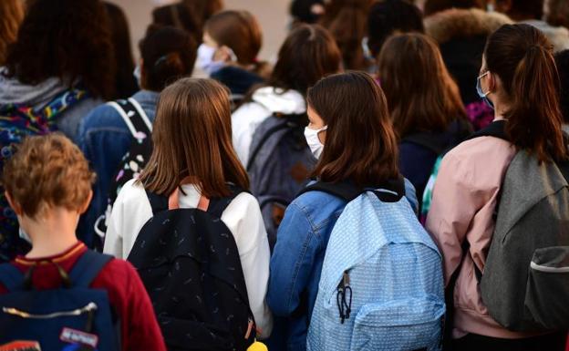 Francia cierra 22 colegios por el coronavirus y cerca de 130 clases tras la vuelta al cole