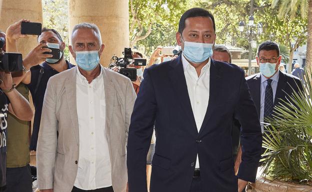 Murthy, satisfecho tras la reunión con Ribó