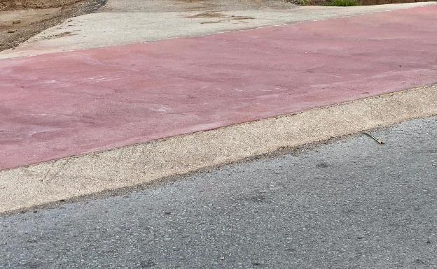 Vecinos de Almàssera protestan por las barreras creadas por el carril bici