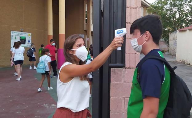 Aíslan otra clase en el colegio de Rafelbunyol con Covid en Primaria