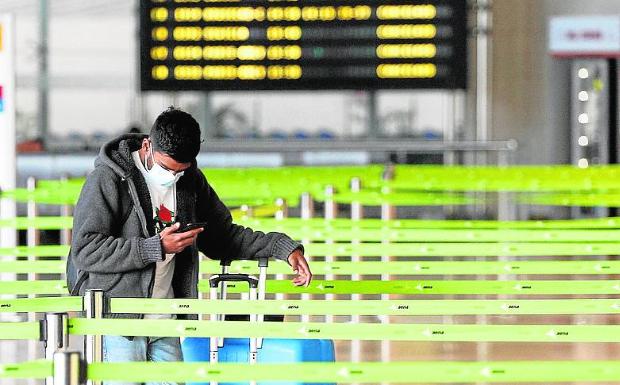 El aeropuerto de Valencia suma seis meses de caída de pasajeros