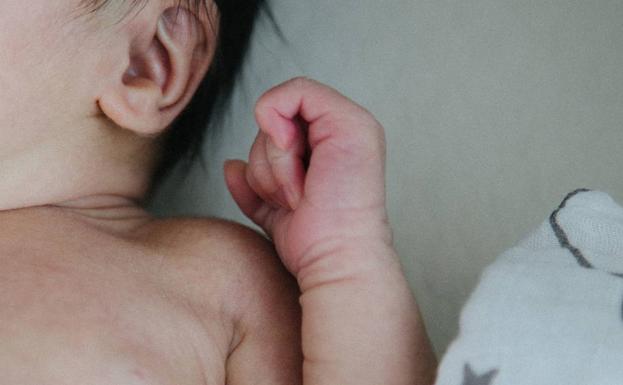 Encarcelado por dejar a su bebé en estado crítico al golpearle contra la cuna porque lloraba en Almazora